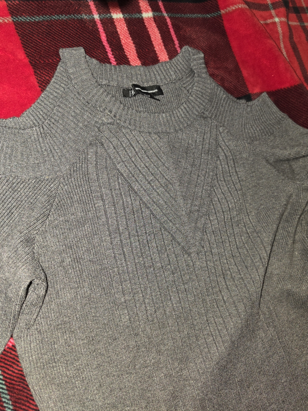 INC International Concepts Gray Cold-Shoulder Ribbed Knit Sweater